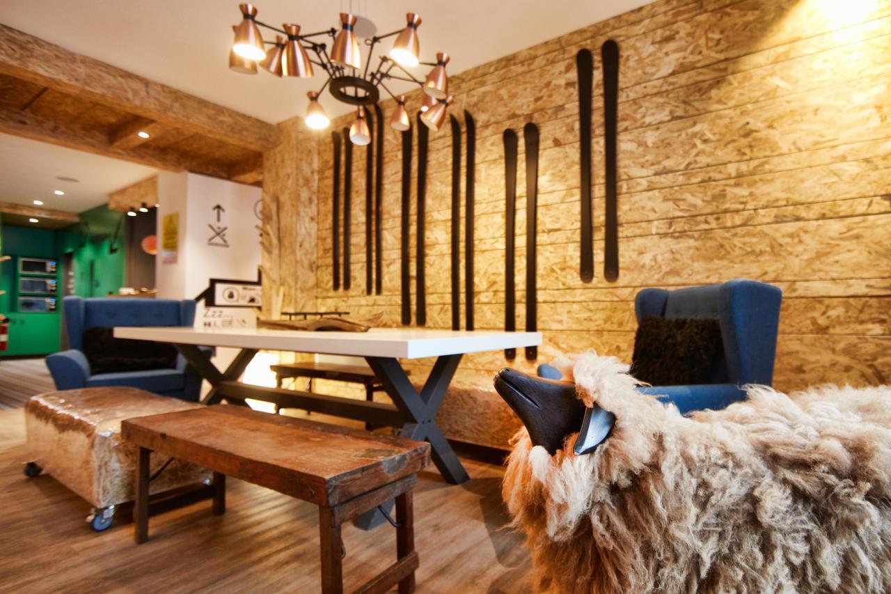 Moontain Hostel Oz Екстериор снимка